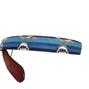 Tucker Blair Brown Leather & Blue Shark Swimmer Needlepoint Brass Belt Sz 34
